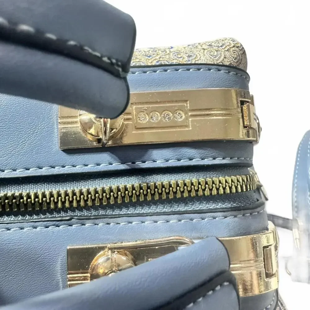 NWOT Blue & Cream Square Tote‎ w/ Strap
